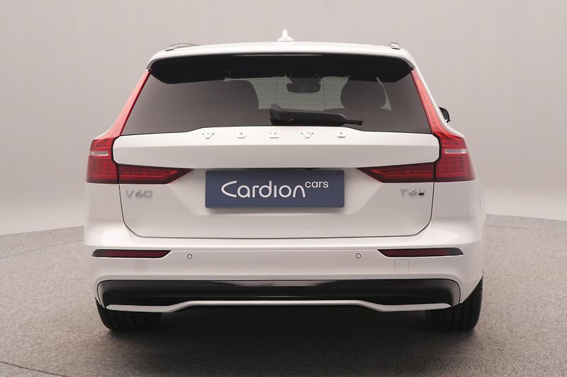 Volvo V60 (2026) T6 AWD Plug-in DARK ULTRA - fotka 11 z 24