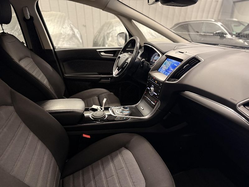 Ford S-MAX (2023) 2.5 Hybrid,REZERVOVÁNO - fotka 23 z 46