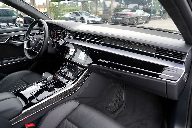 Audi S8 4.0 TFSI Quattro/B&O/Matrix/57 - fotka 29 z 48