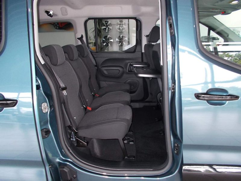 Opel Combo (2026) Elegance Plus L2H1 1.5 CDTI (9 - fotka 20 z 35