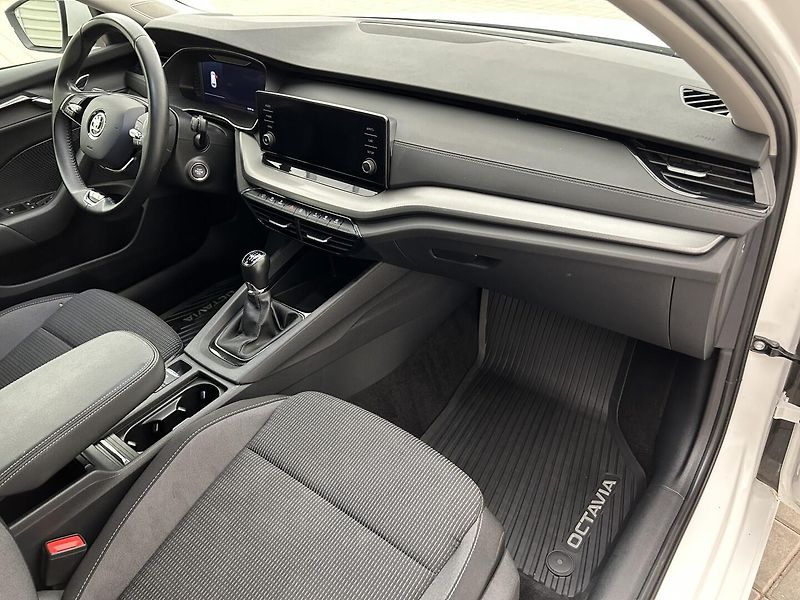 Škoda Octavia 1.5 TSI  Ambition   Plus - fotka 9 z 22