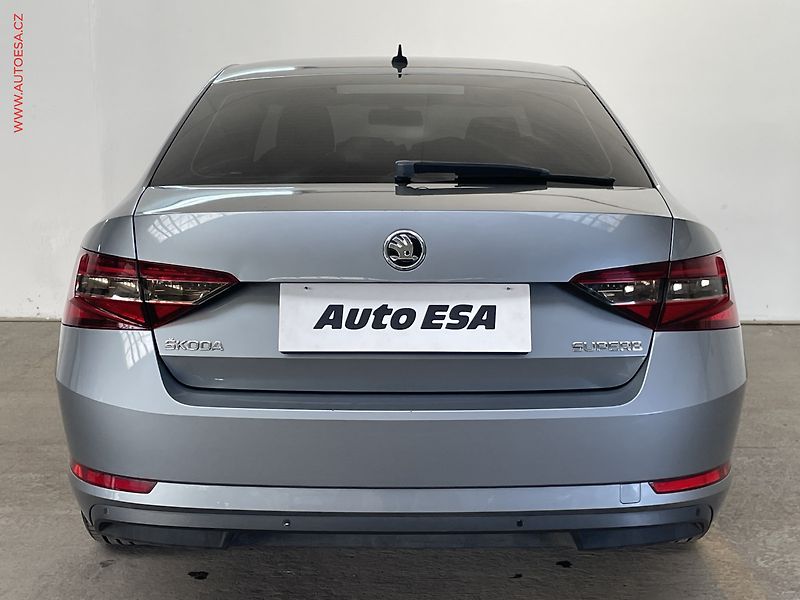 Škoda Superb (2015) 1.4 TSi, Xenon, panor - fotka 5 z 15