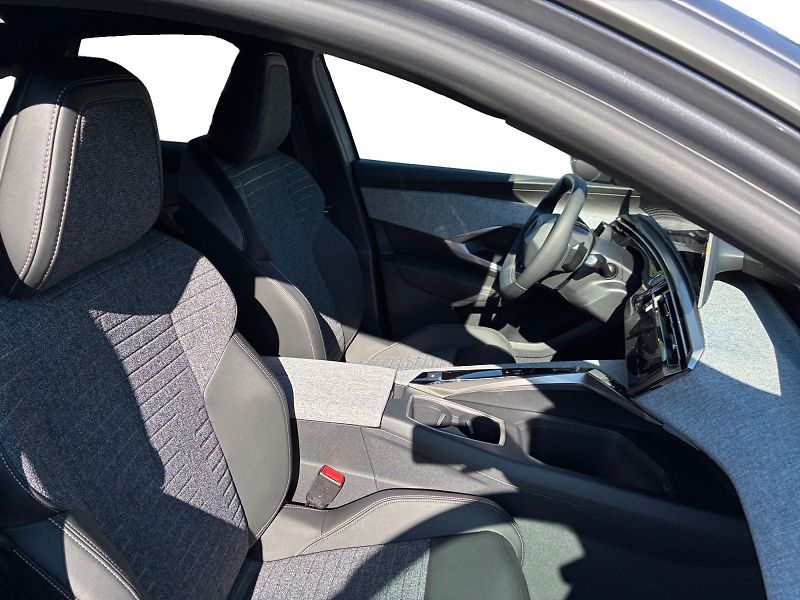 Peugeot 3008 (2026) BUSINESS Hybrid 145 e-DCS6  - fotka 15 z 15