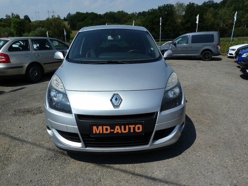 Renault Scénic 1.5 dci - fotka 2 z 19