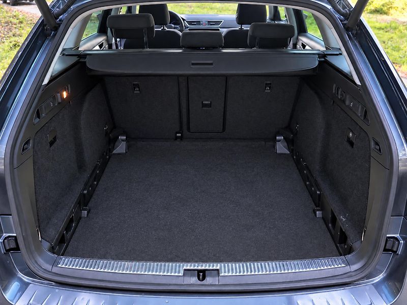 Škoda Superb 2,0 TDI DSG 110kW Style Navi - fotka 10 z 47