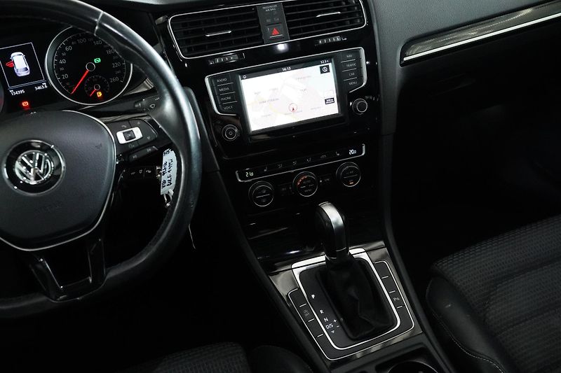 Volkswagen Golf - fotka 21 z 24