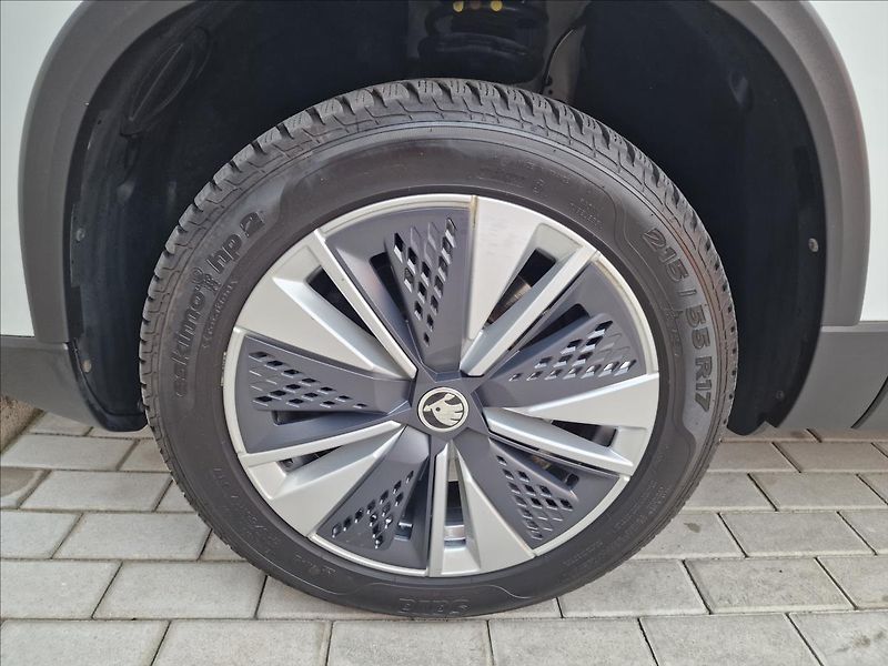 Škoda Karoq 2.0TDI DSG Style,ČR,1.Majitel - fotka 46 z 50
