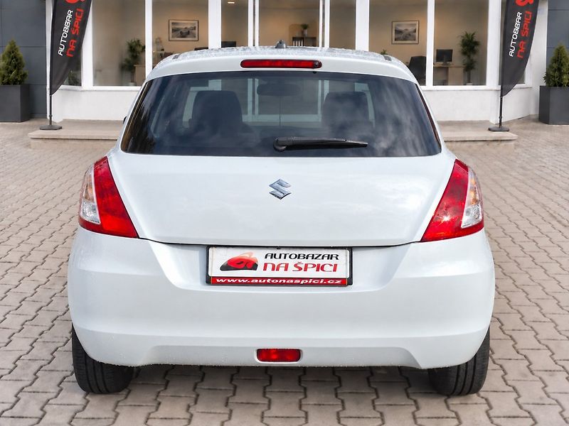 Suzuki Swift (2016) 1.2i 69kW X-TRA - fotka 7 z 31
