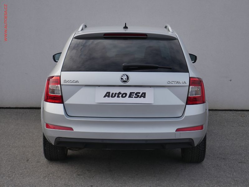 Škoda Octavia (2017) 2.0 TDi, ČR, L&K, DSG - fotka 5 z 25