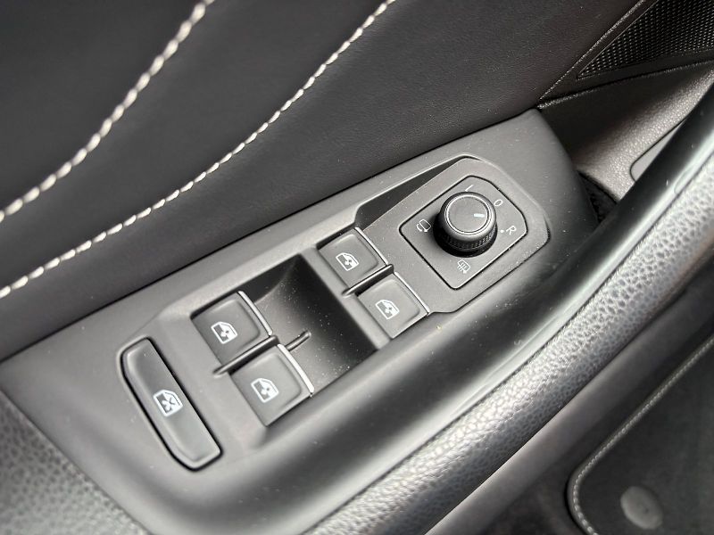 Volkswagen Arteon (2022) 2.0 TDI 110kW R-LINE - fotka 11 z 35