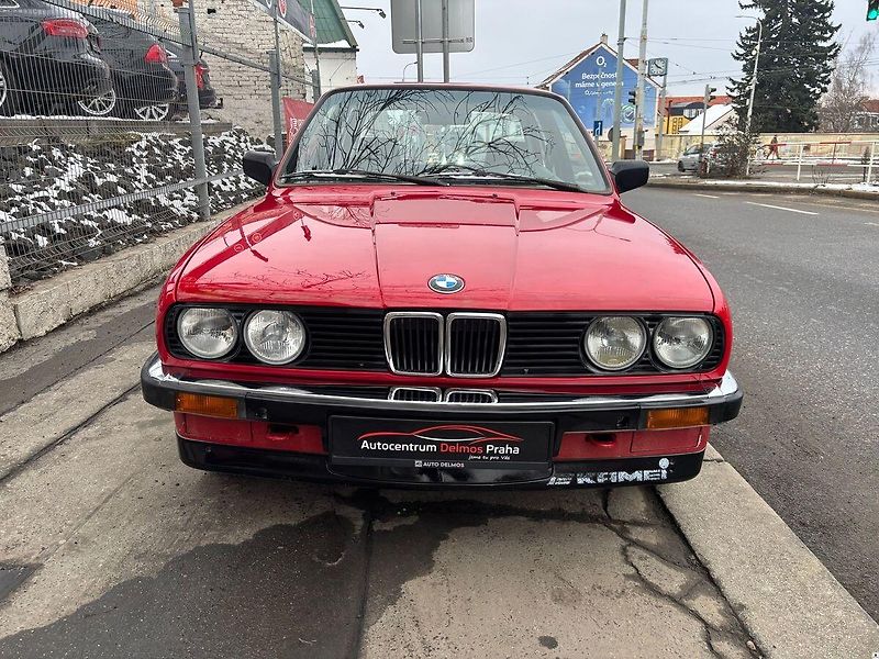 BMW Řada 3 E30-318i/1986/2.maj. garážován - fotka 49 z 50