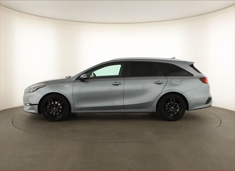 Kia Ceed (2022) 1.5 T-GDI, ČR,1.maj - fotka 3 z 14