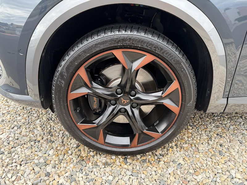 Cupra Formentor VZ 2,0 TSi/180kW - DSG,TZ,.... - fotka 84 z 106