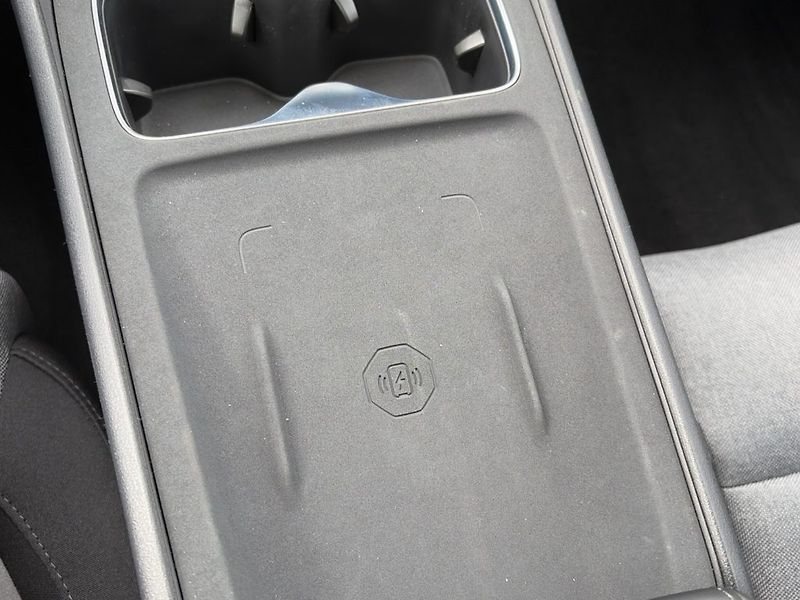 MG MG4 (2026) EV Urban 54kWh*Premium - fotka 19 z 25