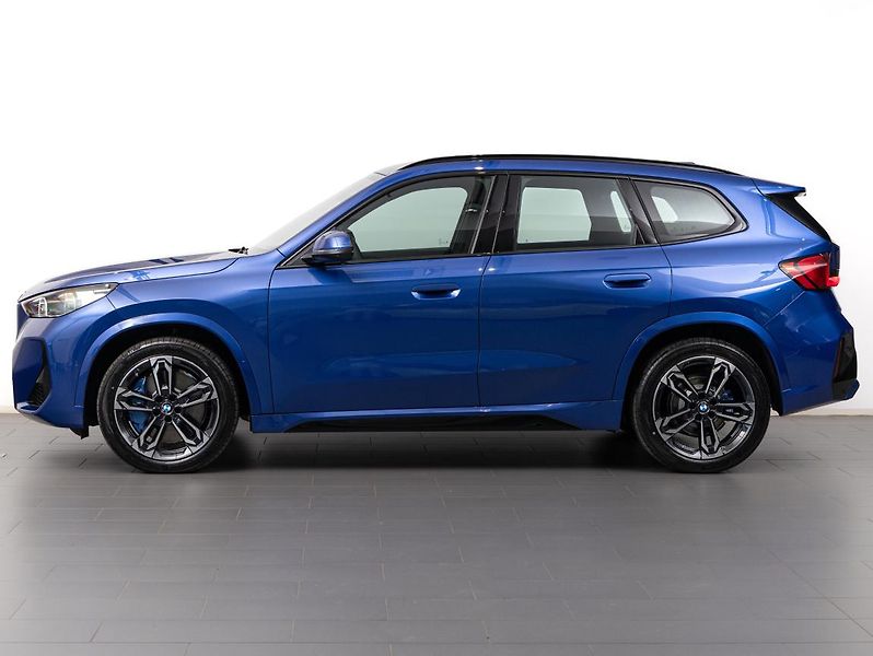 BMW X1 xDrive23i - fotka 2 z 6