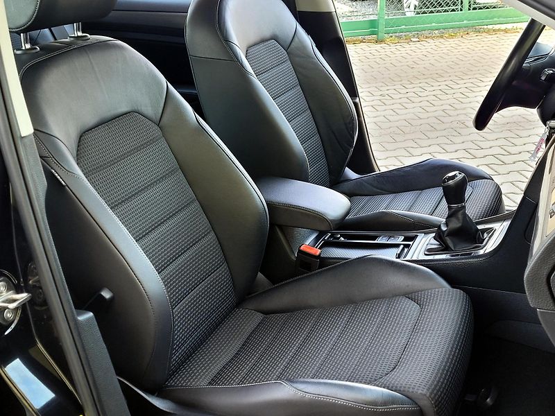 Volkswagen Golf 1,2 TSi SERV.KN*CEBIA,EA211 - fotka 26 z 39