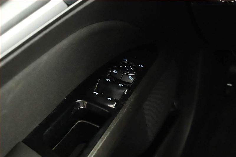 Ford Mondeo (2015) 2.0 TDCI, Serv.kniha, Navi - fotka 14 z 14