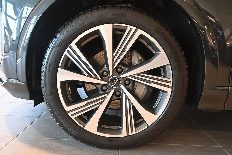 Audi Q6 e-tron S Line 83kWh 360kam - fotka 6 z 25