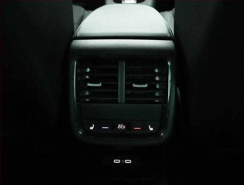 Škoda Octavia (2023) 2.0 TDI, Automat, Serv.kniha - fotka 16 z 17
