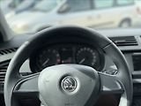 Škoda Fabia 1,0 MPI KLIMA - náhled 11