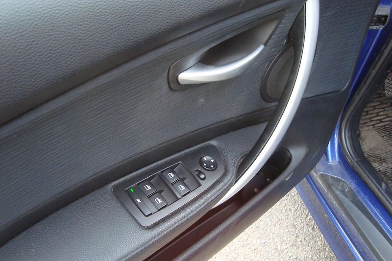 BMW Řada 1 (2007) 2.0 118i - fotka 11 z 56