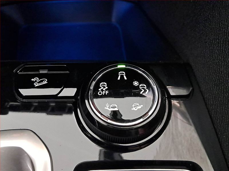 Peugeot 3008 (2018) 2.0 BlueHDi, Automat - fotka 16 z 18