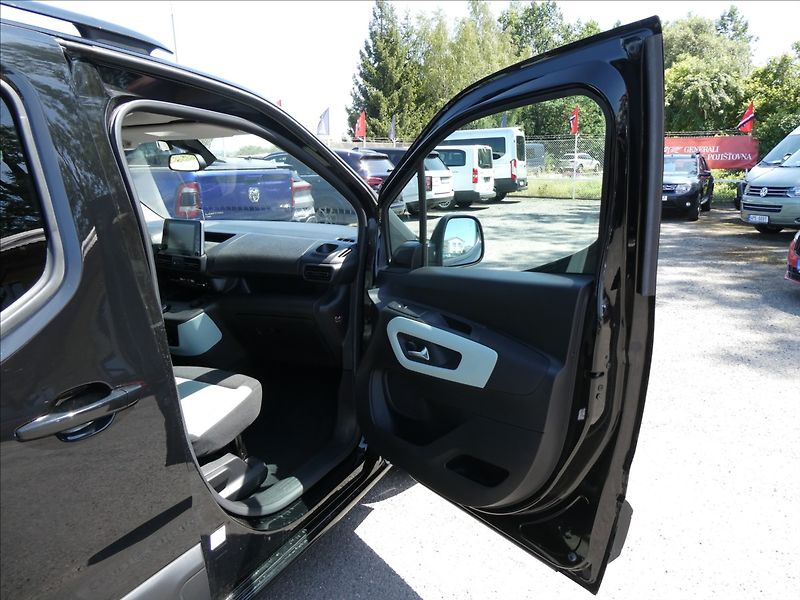 Citroën Berlingo 1,5 BlueHDi96kW LONG 1.maj,AT8 - fotka 25 z 48