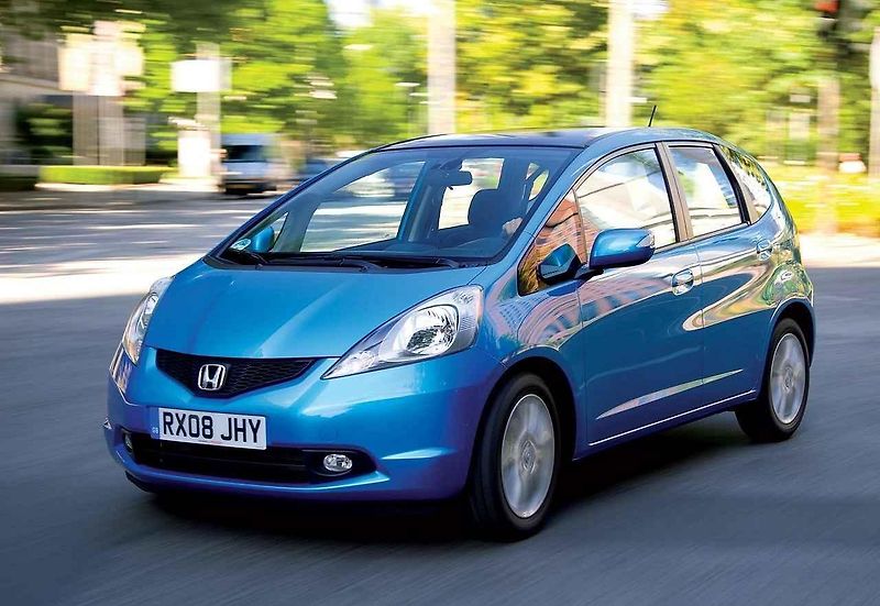 Němečtí technici na STK TÜV se zaměřují hlavně na stav podvozku, brzd, světel a znečišťování životního prostředí