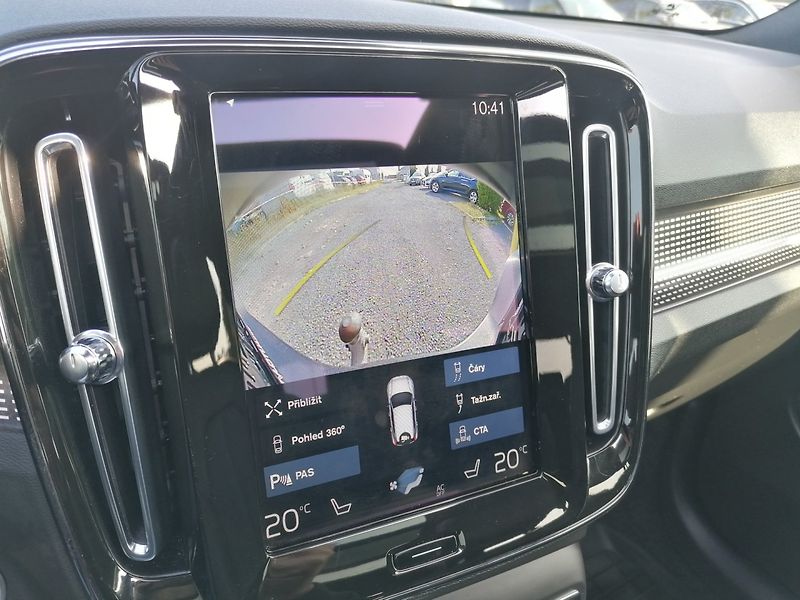 Volvo XC40 (2020) 1.5 T5 PHEV R-DESIGN 192kW - fotka 14 z 41