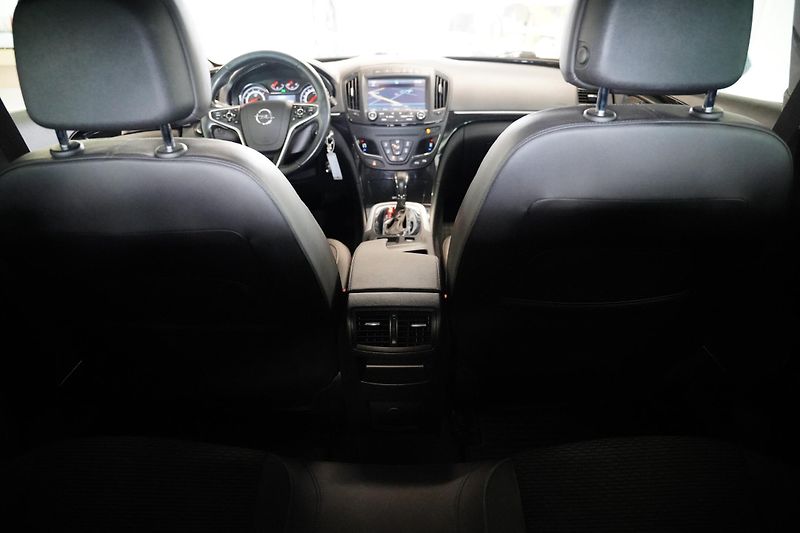 Opel Insignia - fotka 27 z 29