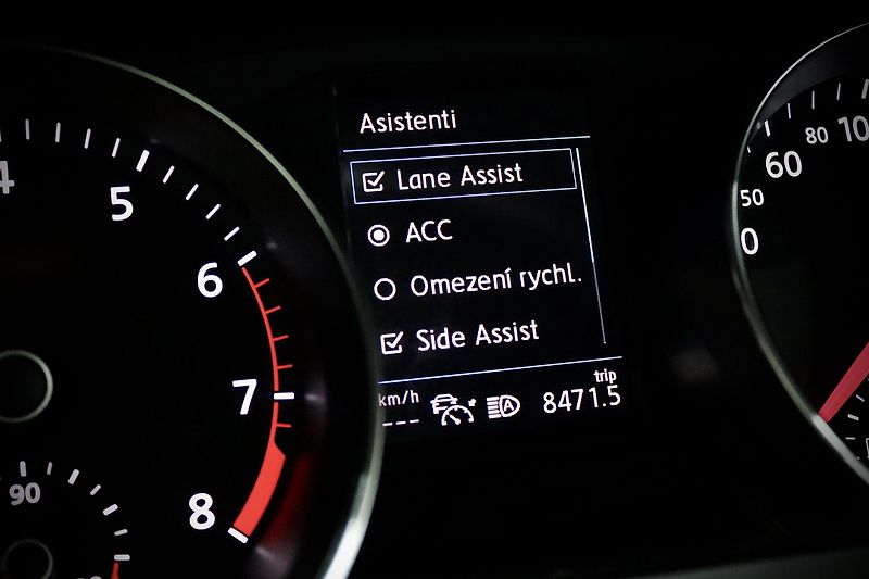 Volkswagen Passat B8 FL Var. 2.0 TSI 140 kW DSG - fotka 31 z 46
