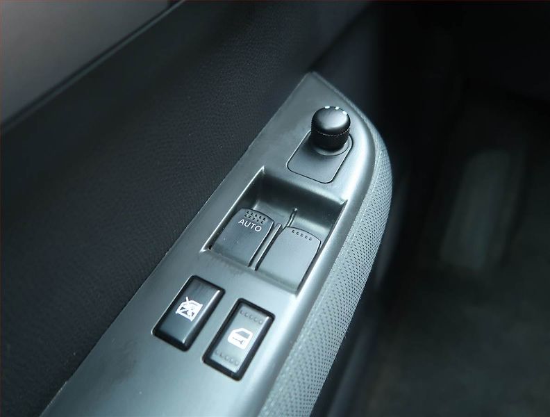 Suzuki Swift (2007) 1.3, nová STK, jezdí výborně - fotka 13 z 15