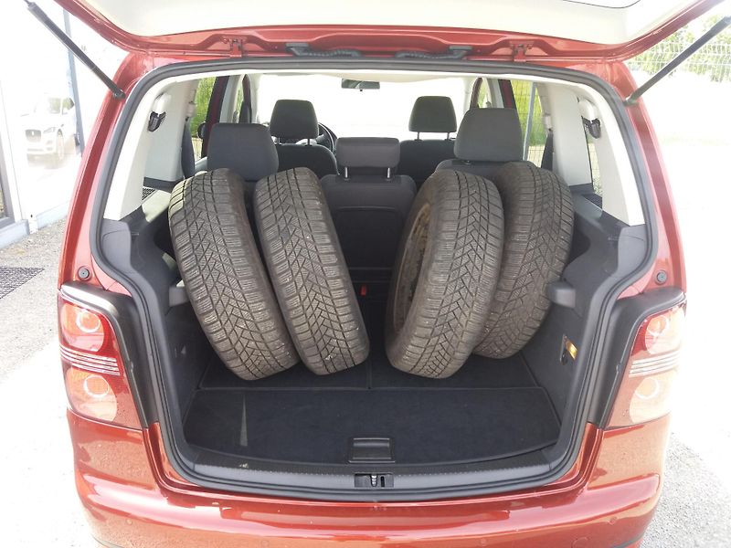 Volkswagen Touran 1.4TSi,103kW,7.MÍST,XENONY! - fotka 8 z 29