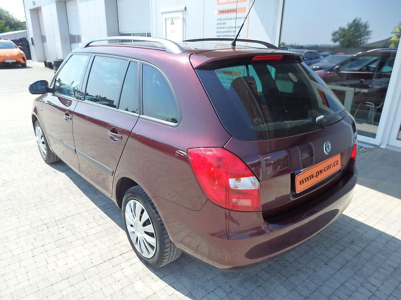 Škoda Fabia COMBI 1.4 16V ABS, KLIMATIZACE - fotka 5 z 13