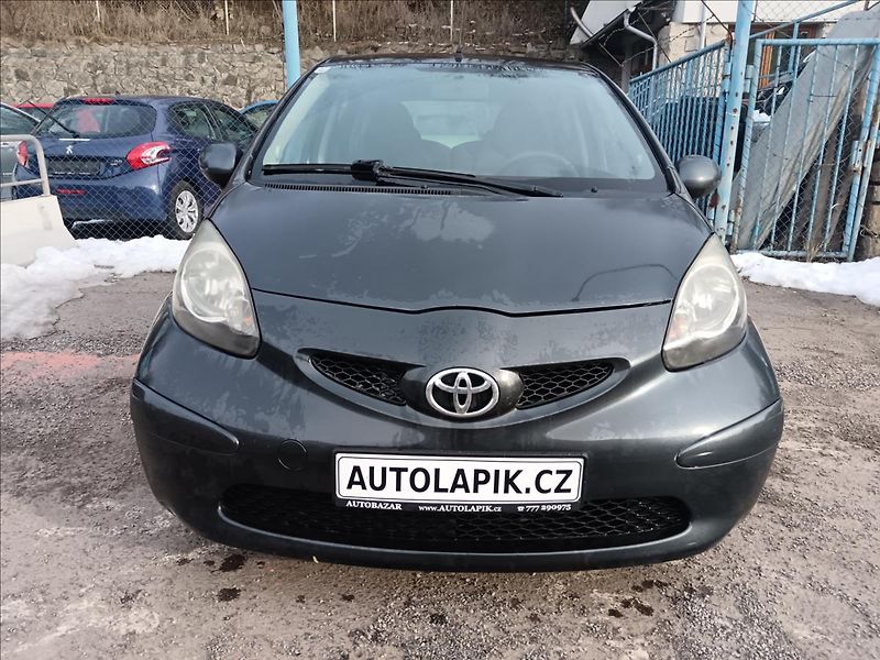Toyota Aygo 1,0 VVTi  Cool - fotka 2 z 19