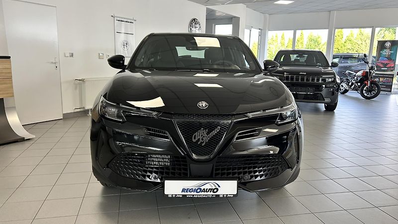 Alfa Romeo Junior 1.2T 145k Ibrida  - fotka 2 z 15