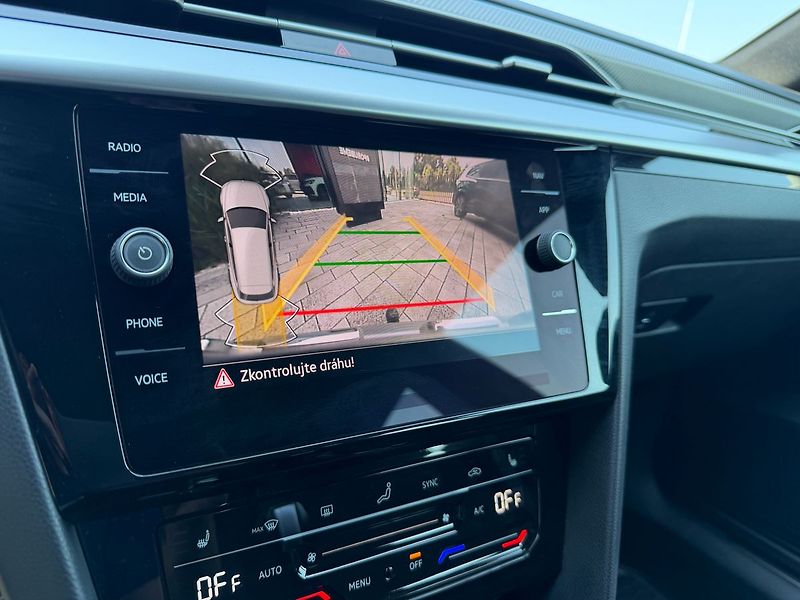 Volkswagen Arteon Shooting Brake R-line  2,0TDI 147kW Tažné Zár - fotka 13 z 17