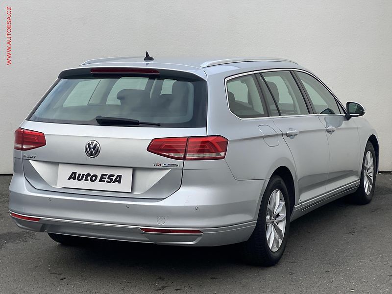 Volkswagen Passat (2016) 1.6 TDi, DSG, navi, AC - fotka 4 z 19