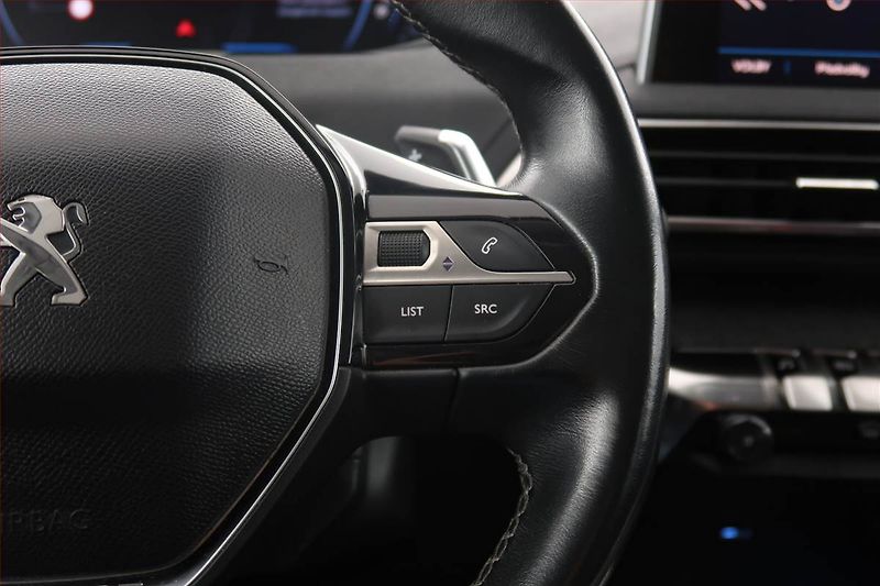 Peugeot 5008 (2017) PureTech 130, Automat, 7 míst - fotka 19 z 21