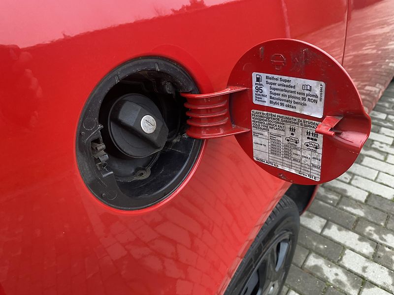 Škoda Roomster (2014) 1.2TSi MODEL NOIRE - fotka 62 z 65