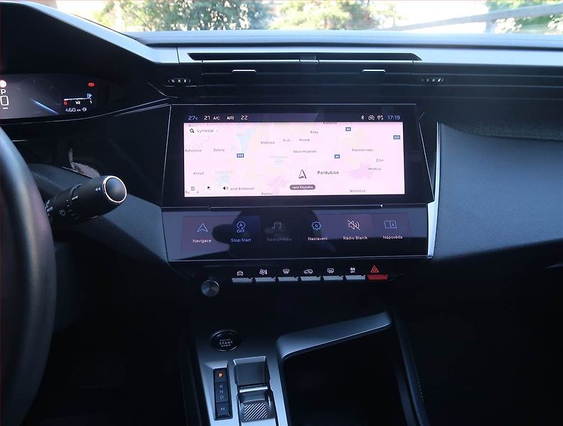 Peugeot 408 (2024) 1.2 PureTech - fotka 12 z 22