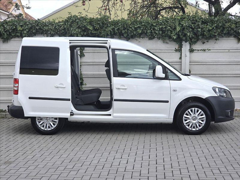 Volkswagen Caddy 1,6 TDi Trendline Tažné z. ČR - fotka 7 z 22
