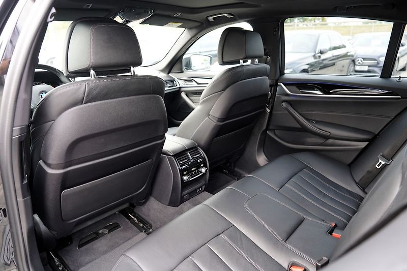 BMW Řada 5 540d xDrive M sport/Lasery - fotka 34 z 50