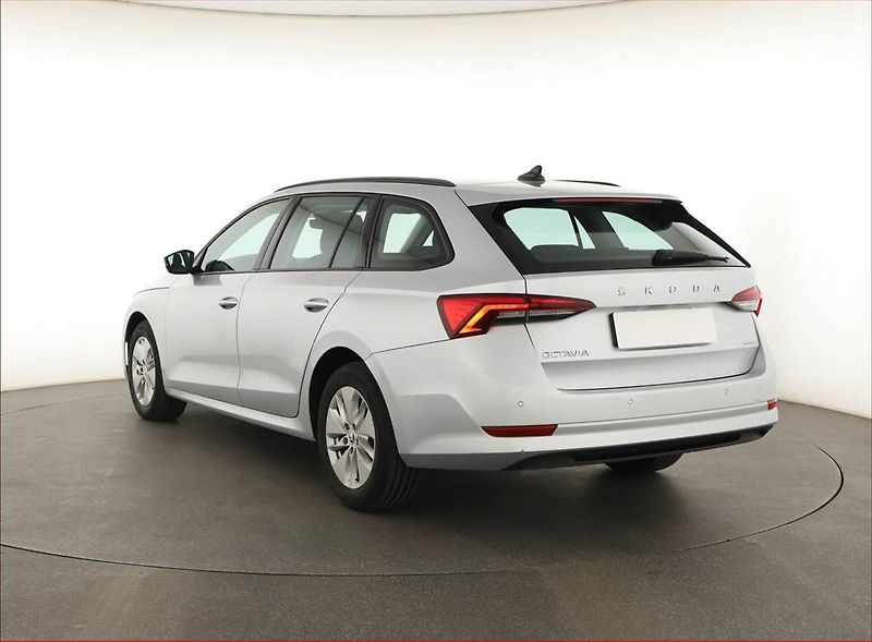 Škoda Octavia (2021) 2.0 TDI, Tempomat - fotka 4 z 20