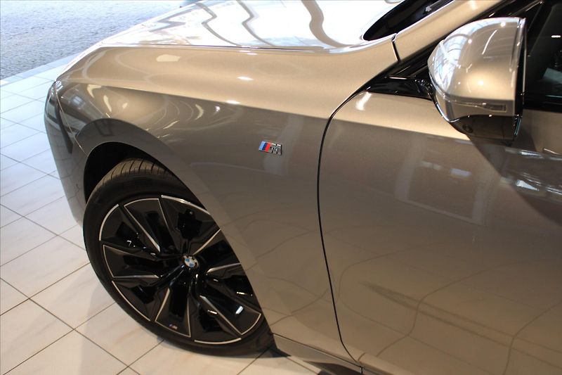 BMW Řada 7 740d xDrive M Sport Pro ExLoun - fotka 8 z 34