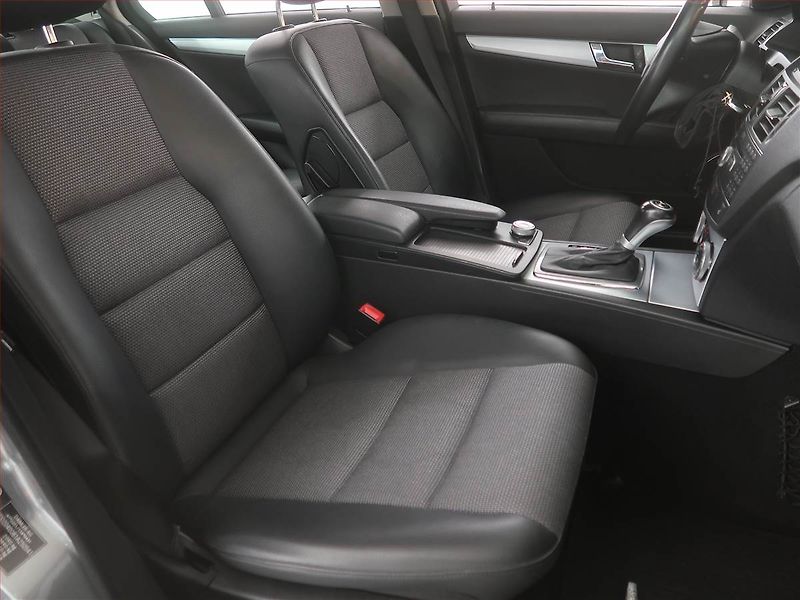 Mercedes-Benz Třídy C (2009) Avantgarde C 220 CDI, Automat - fotka 9 z 21
