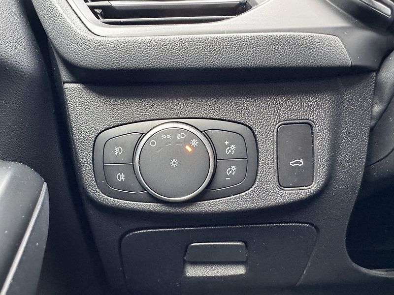 Ford Focus (2018) 2.0TDCi Titanium LED Kamera - fotka 8 z 49