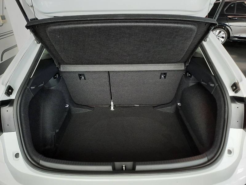 Volkswagen Taigo (2023) 1.0 TSI (70kW/95k) - fotka 20 z 22