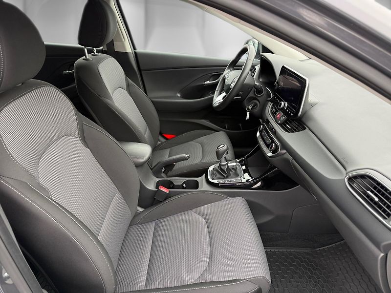 Hyundai i30 (2025) 1.0 T-GDi 74kW Family - fotka 22 z 24