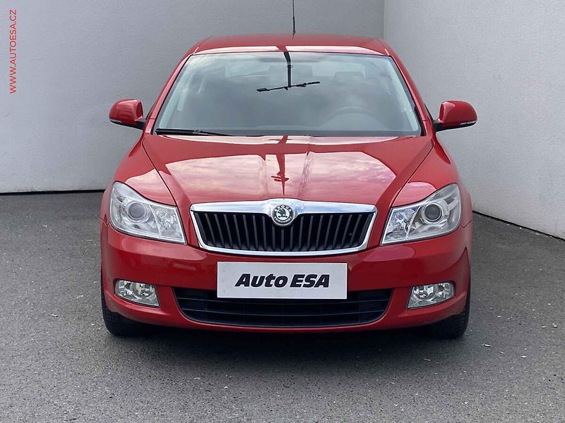 Škoda Octavia (2010) 1.2 TSi, Ambition, TZ - fotka 2 z 15